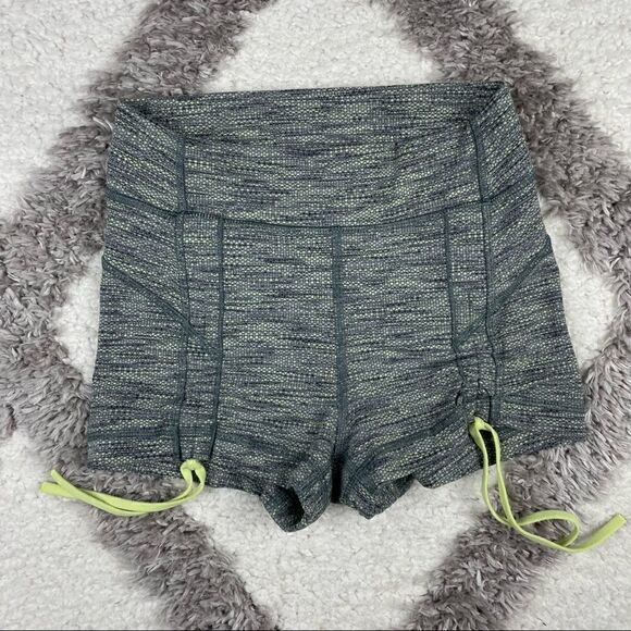 Womens Lululemon Liberty Short - Picture 4 of 4